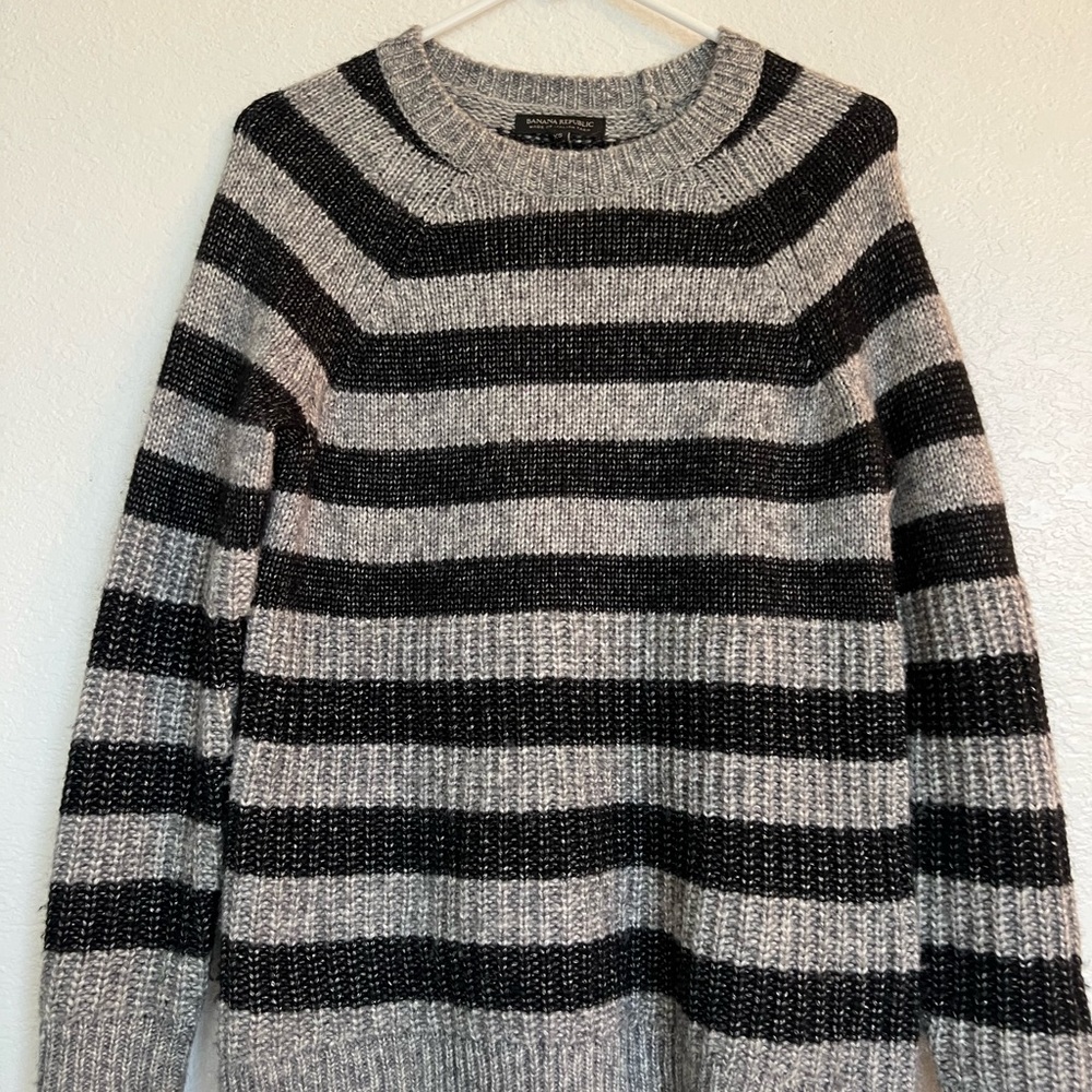 Banana republic Vintage black/ grey striped sweater XS
